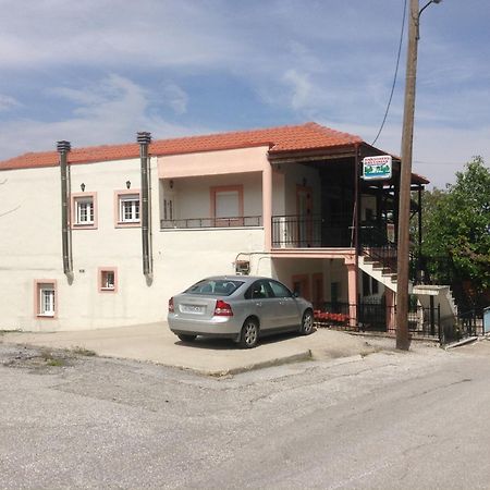 Πανδοχείο Λίμνης Πλαστήρα Hotel Kastanéa Exterior foto