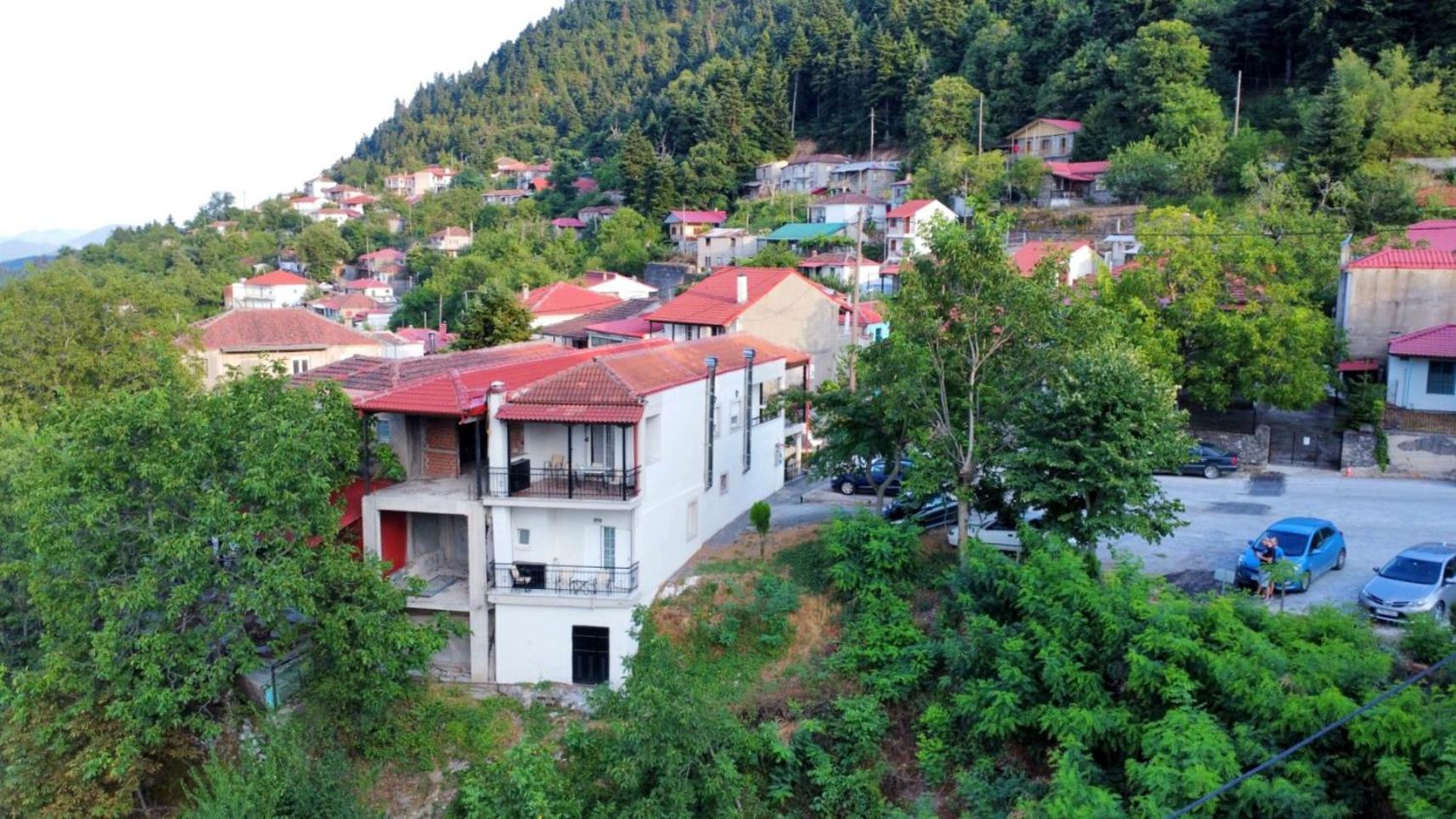 Πανδοχείο Λίμνης Πλαστήρα Hotel Kastanéa Exterior foto