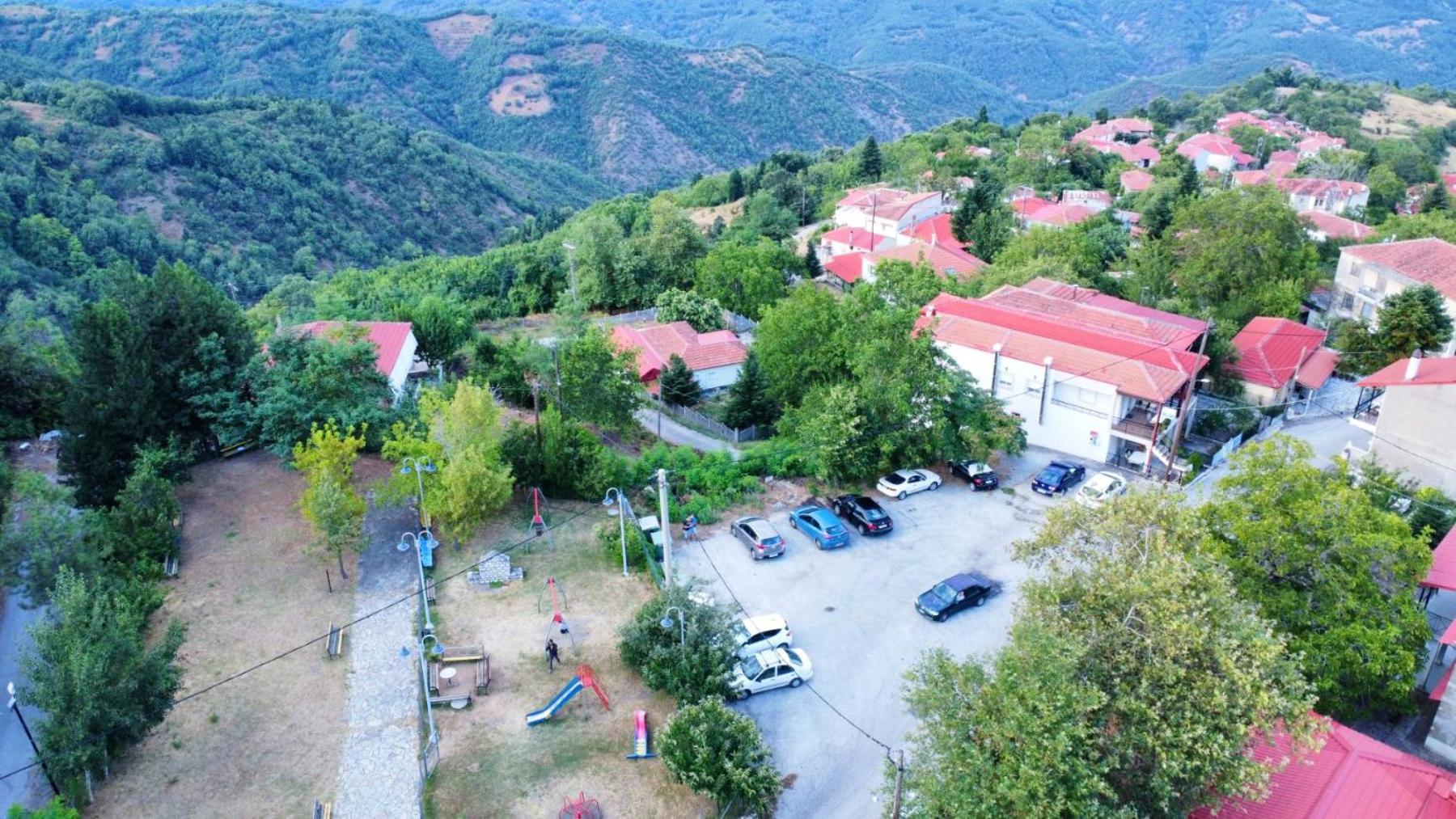 Πανδοχείο Λίμνης Πλαστήρα Hotel Kastanéa Exterior foto